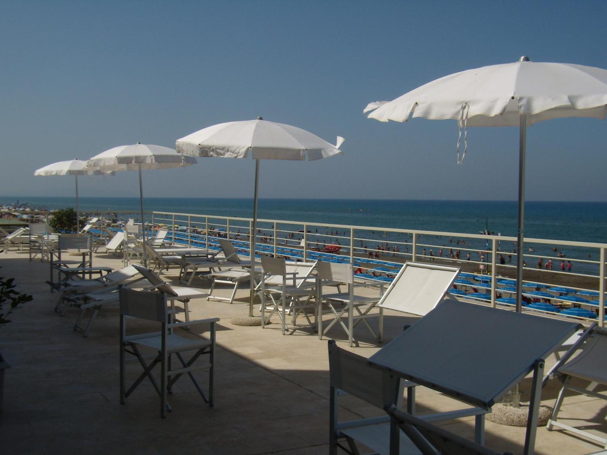 Hotel Alta La Vista Marina di Castagneto Carducci Extérieur photo